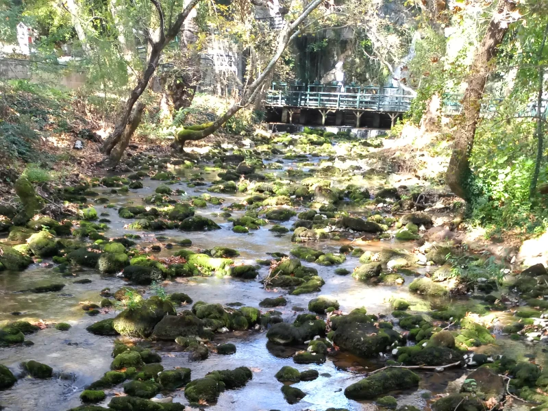 Der Angitis-Fluss auf einer Wanderung